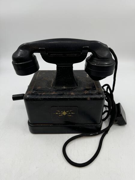 Gammel Bordtelefon m/ sveiv