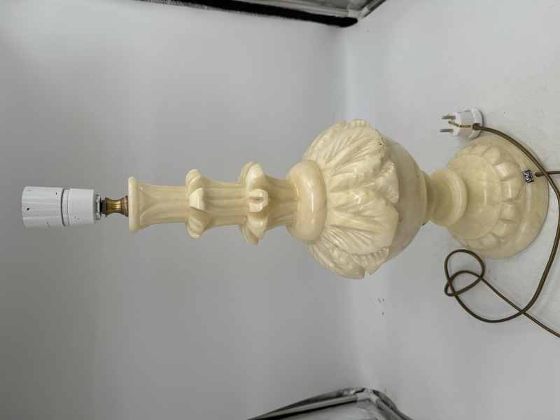 Stor Hvit Steinlampe