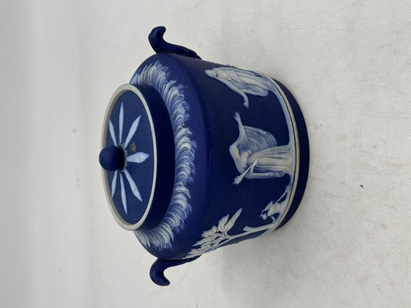 Wedgwood liten krukke med lokk