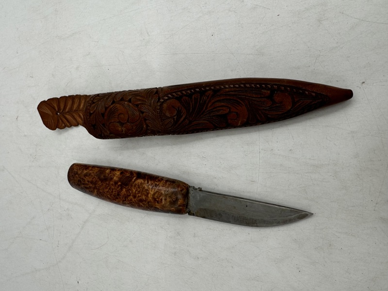 Flott slire kniv med smidd blad.