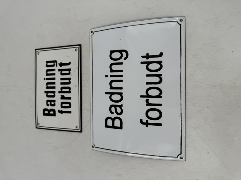 2 Emaljeskilt Bading forbudt