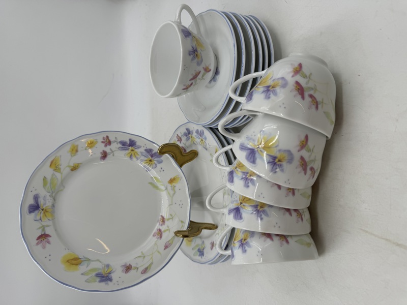 PP- Frokostservise Blomsterkrans