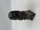 Bokstøtte ? Egyptisk figur i bronse