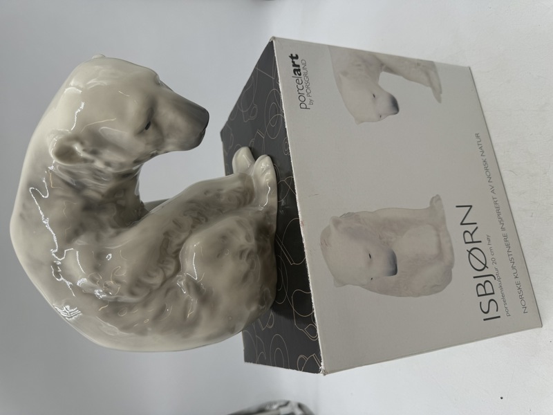 PP- Sittende Isbjørn