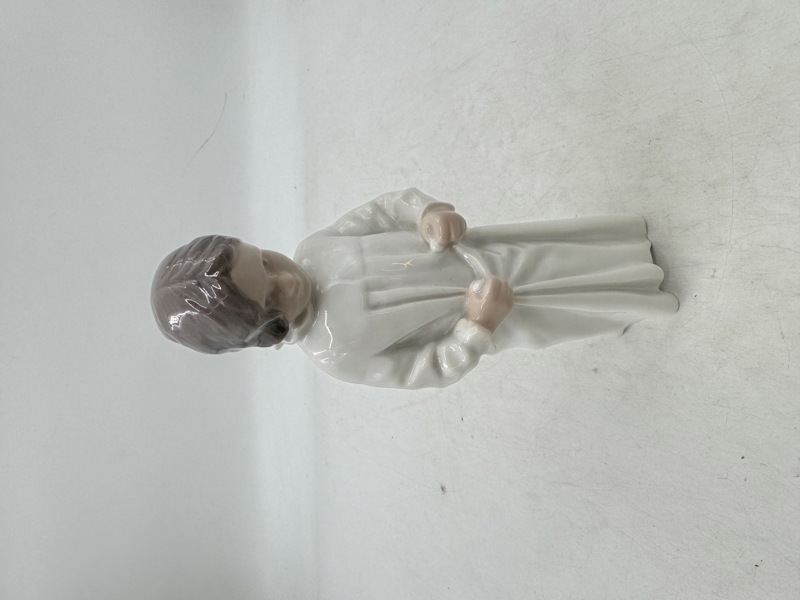 B&G- Damefigur signert