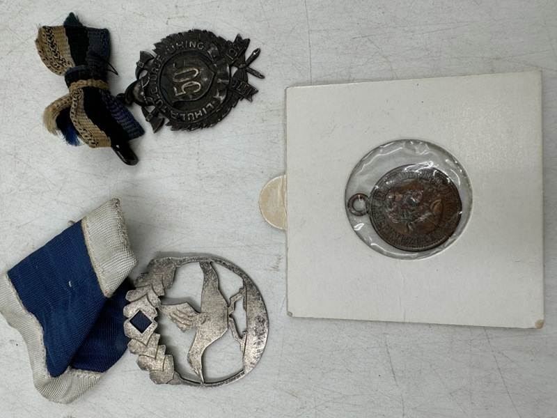 2 Gml Medaljer + 1 liten