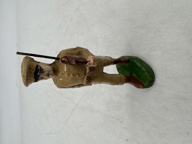 Elastolin figur 10 cm
Av Tysk soldat 1920-30 tallet
Høyde: 10 cm