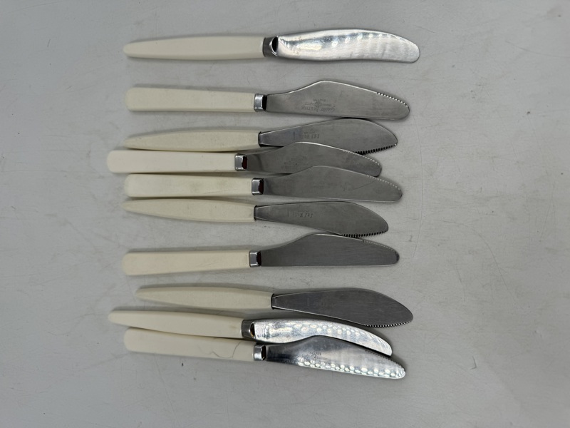 Lott med Norske kniver med hvit skaft