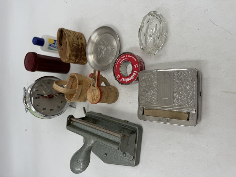 Lott- Klokke, riksløve,saltkar etc etc