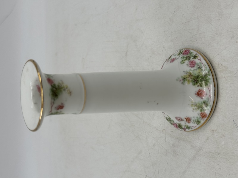 PP-Lysetake med blomster dekor.
