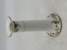 PP-Lysetake med blomster dekor.