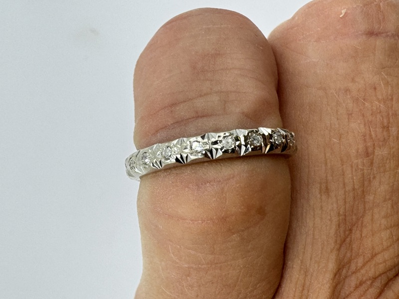 Ring i hvit gull