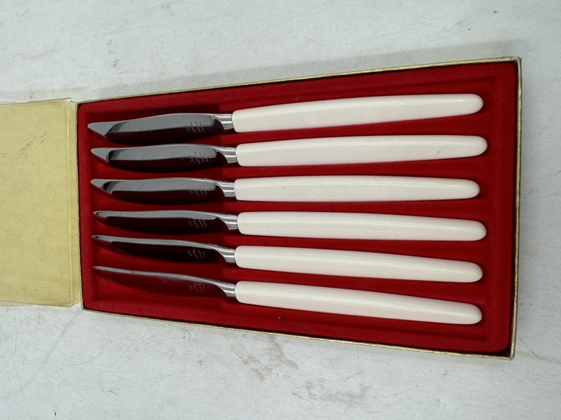 6 stk Kniver Skaugum