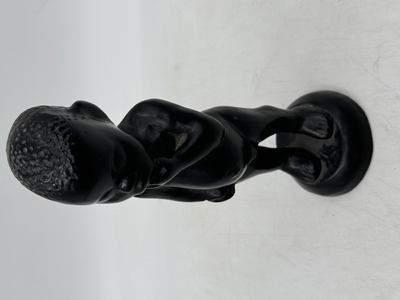 Eldre Afrikansk figur? figur i hardtre