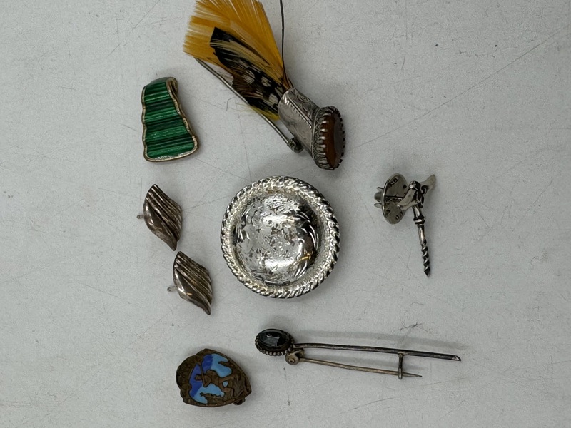Lot m/ gml smykker/ merker