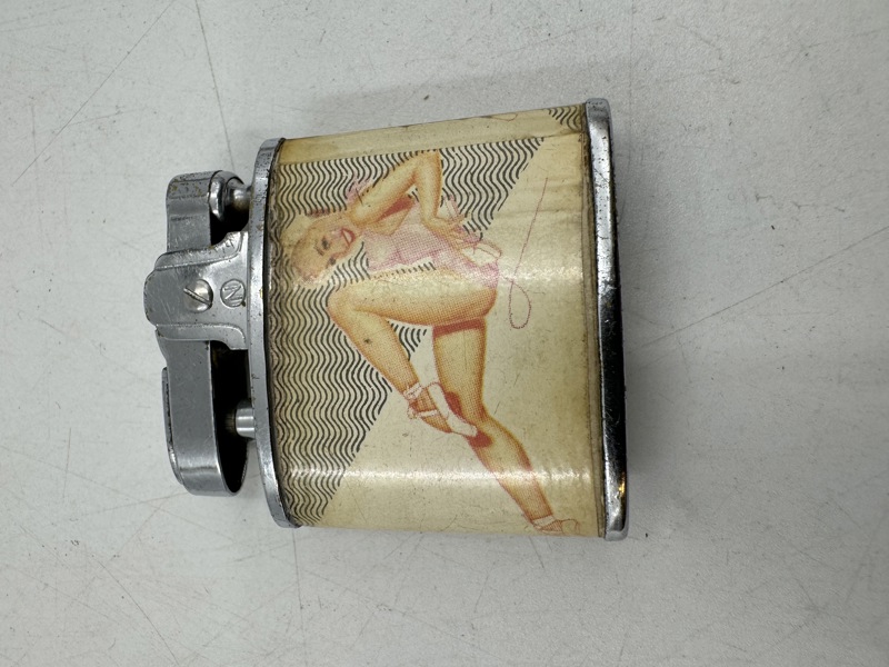 Pin-Up Lighter 50 tallet