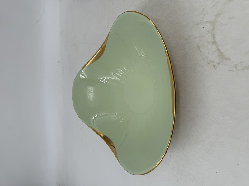 Figgjo Flint- 3 kant bolle  margrete m/ gullkant