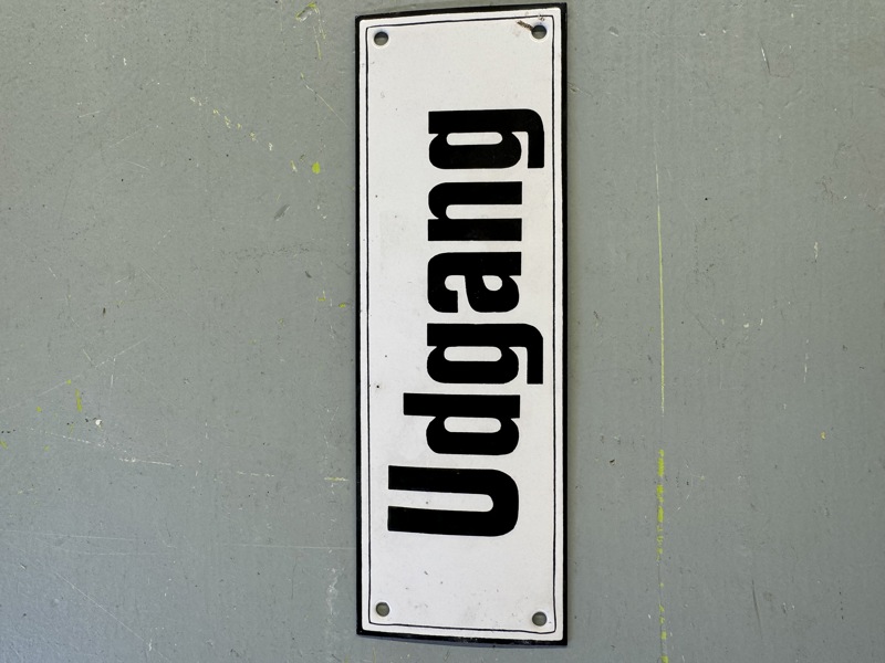 Emaljeskilt slutten av 1900 tallet