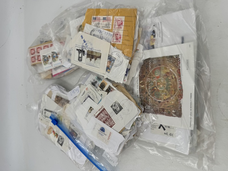 Frimerker fra hele verdenfr 1975-2020