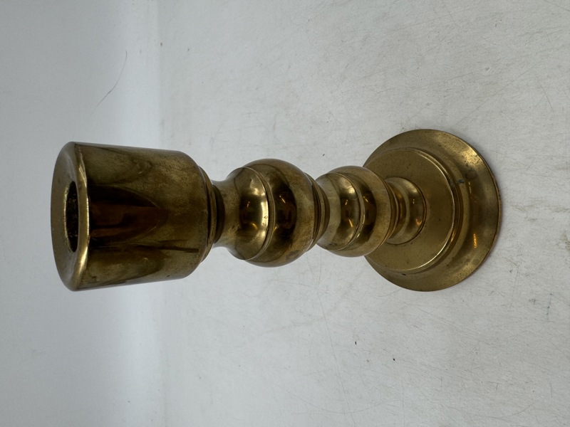 Flott Tung Messinglysestake