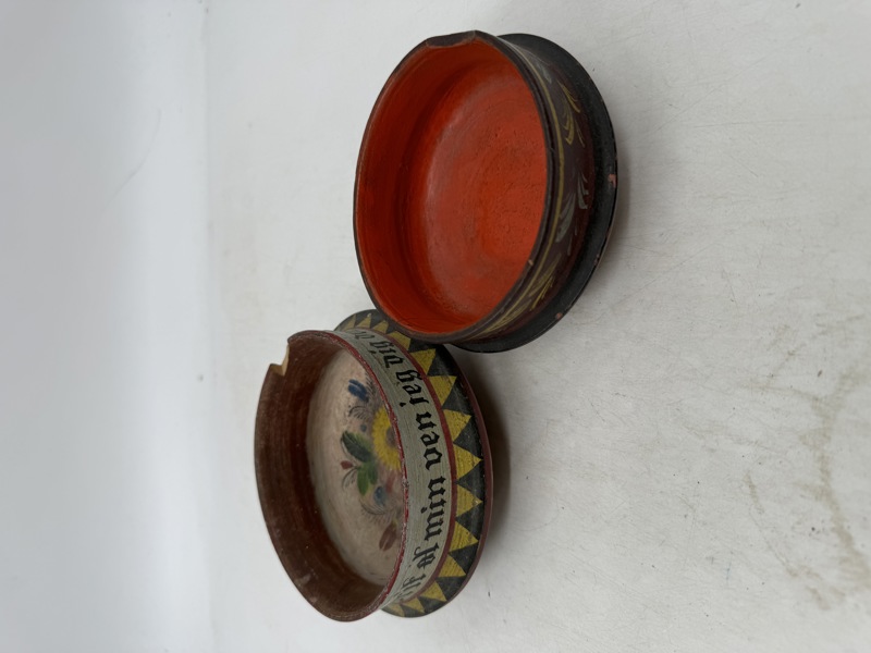 2 Gml Ølboller,Begge med hakk