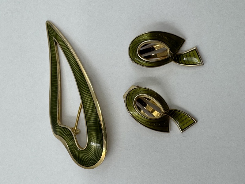 Sølv/ Emalje- Brosje + klips