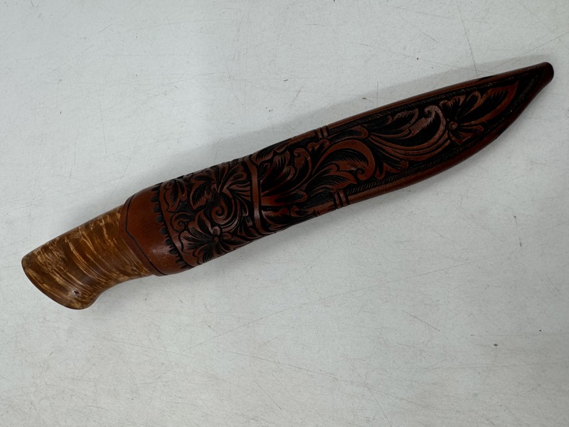 Slirekniv merket B.E.H.