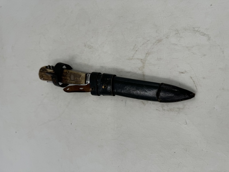 Spesiell slirekniv med lommekniv