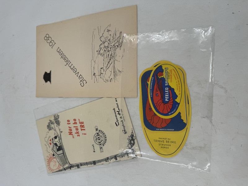 Lott- Fra Larvik 2 hefter + 3 etiketter