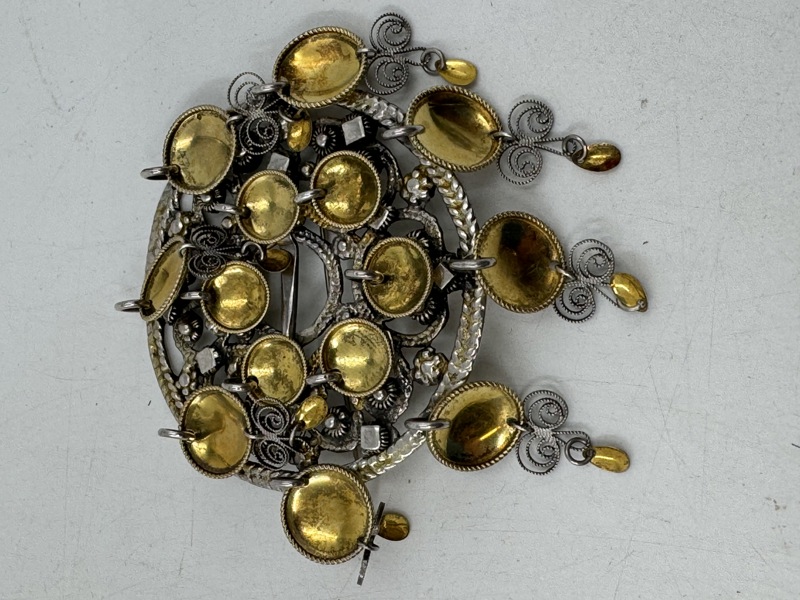 Bunadssøyle i sølv