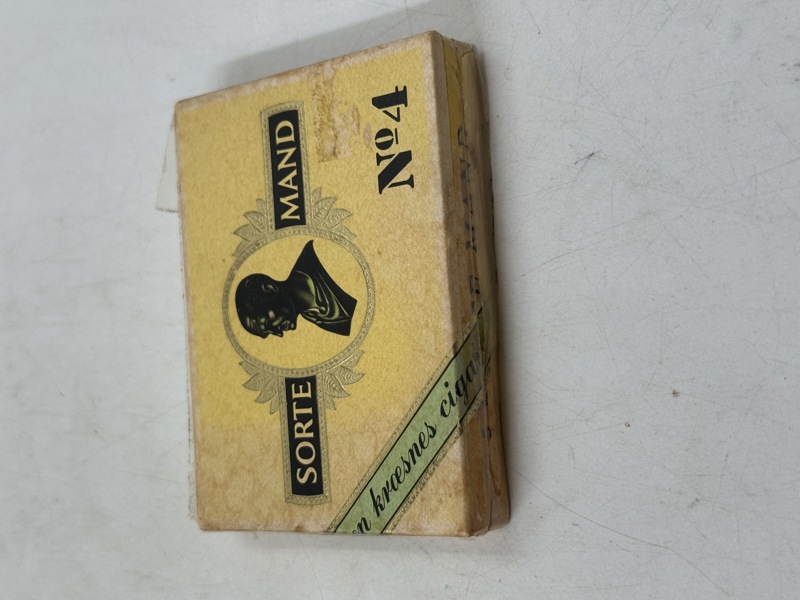 Uåpnet Sorte Mand Sigar