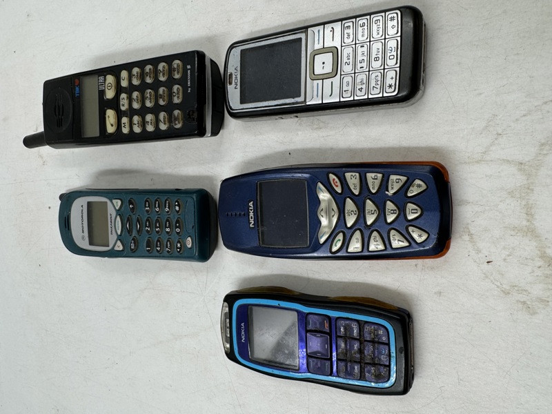 5 stk eldre Mobiltelefoner