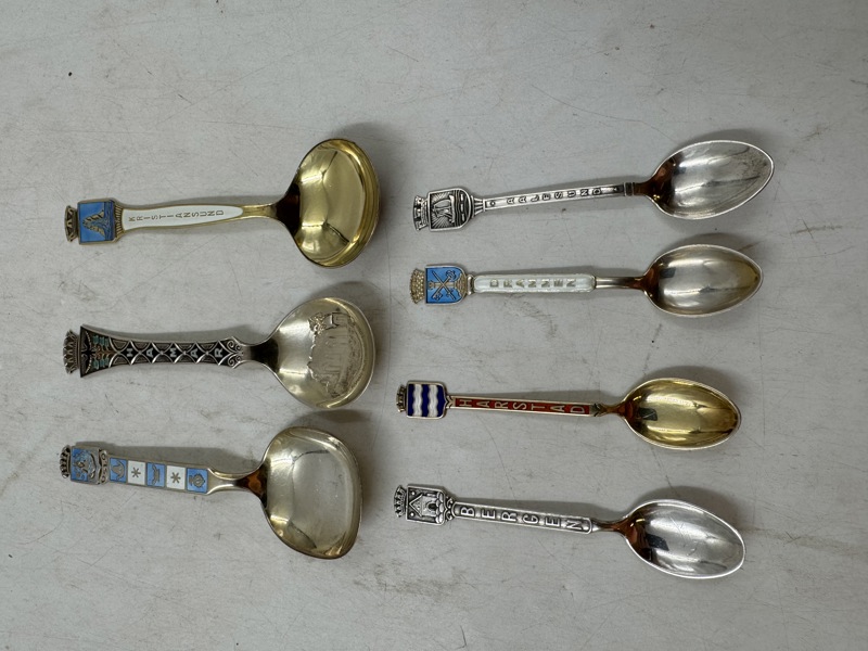 7 stk byvåpen sølv skjeer