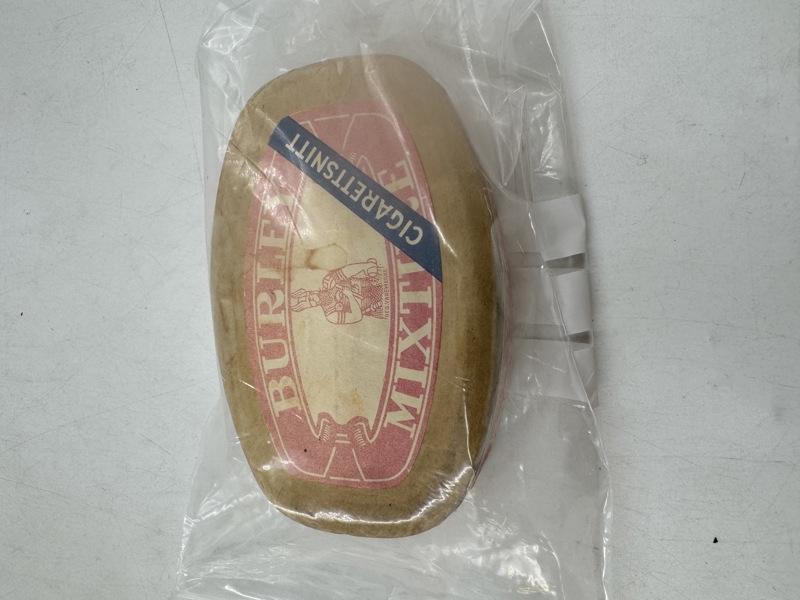 Uåpnet Møre Mixture , fra Møre Tobakksfabrikk