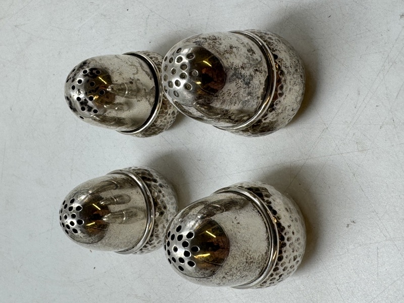 4 stk Eikenøtter i sølv