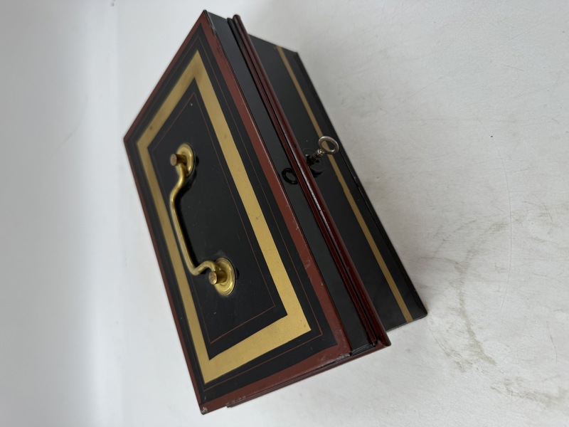 Lite Pengeskrin med nøkkel