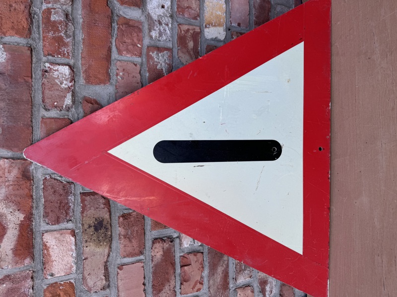 Stort Gml Trafikk skilt