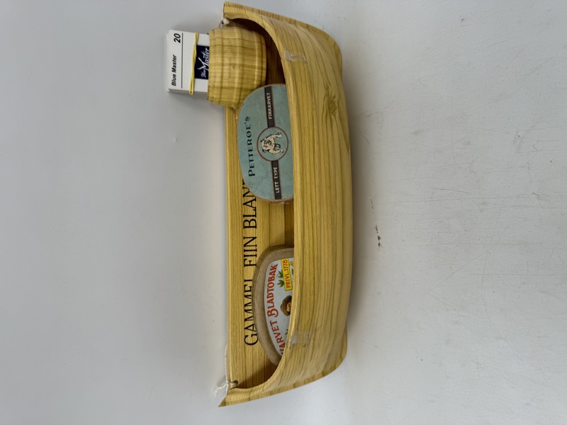 Tiedemann Tobakksholder + 2 bokser + 18 tobakskort