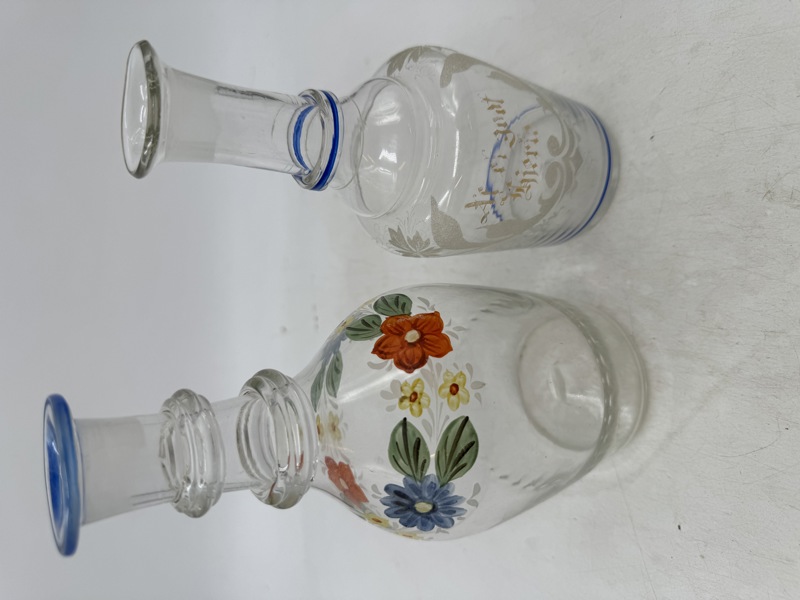 2 stk Hadeland Karafler 1800 tals med puntelmerke under.