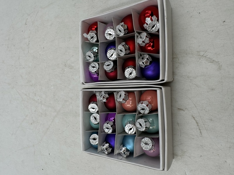 24 stk små julekuler