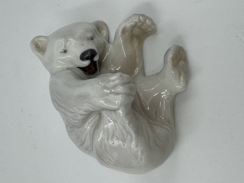 Kongelig Dansk- Liten liggende Isbjørn