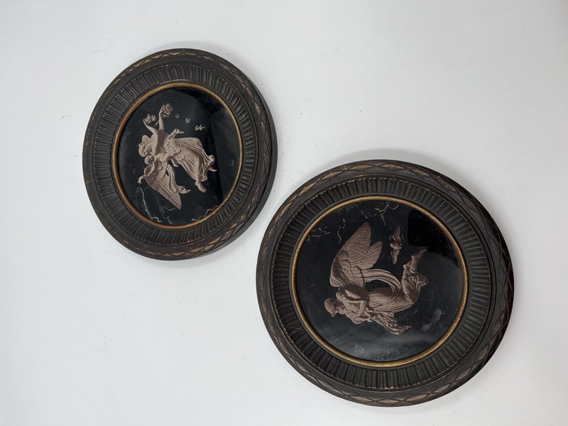 2 Gml Glassbilder m/ engler