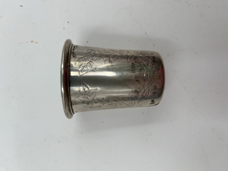 Gml Gravert sølvbeger