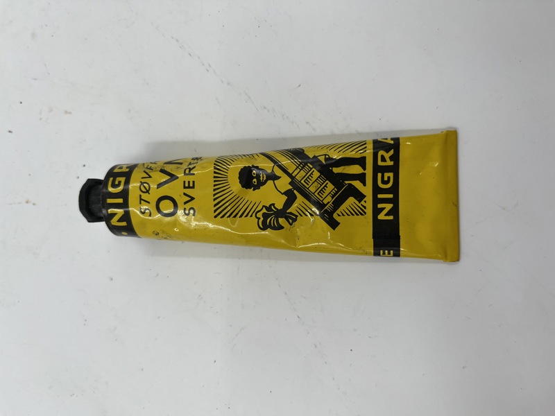 Artig uåpnet nigra ovnsverte