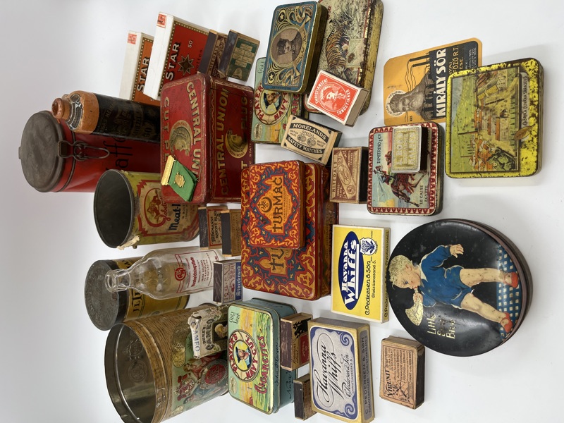 Banan kasse m/ gml reklamebokser