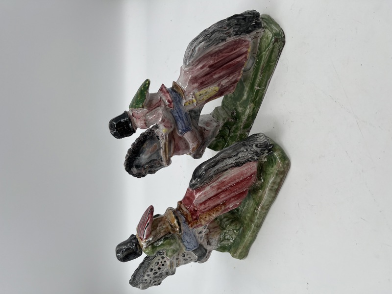 2 Signerte figurer Sven Løfman