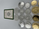 24 Minnemynter i sølv og noen gullforgylte