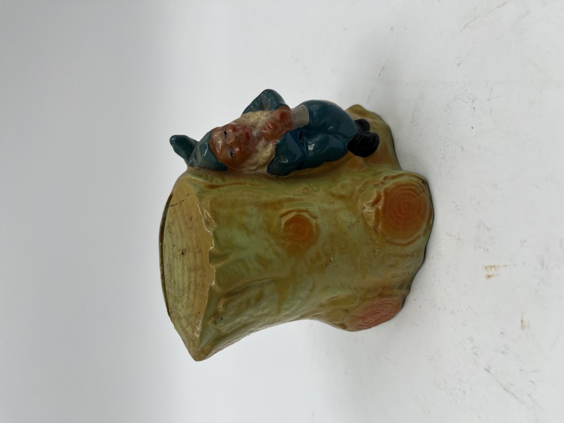 Nisse sparebøsse i keramikk