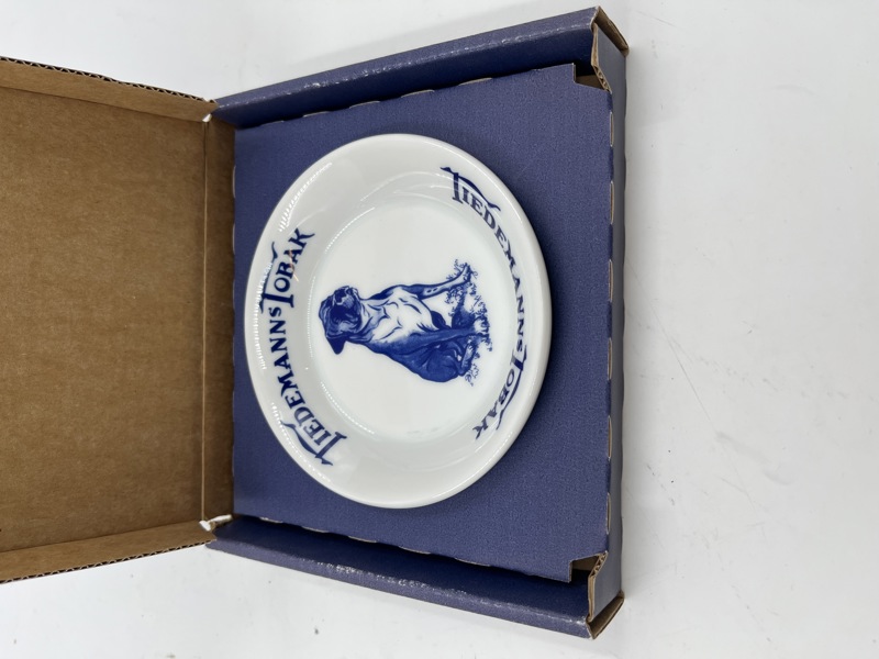 PP- Petterøres Askebeger i org eske