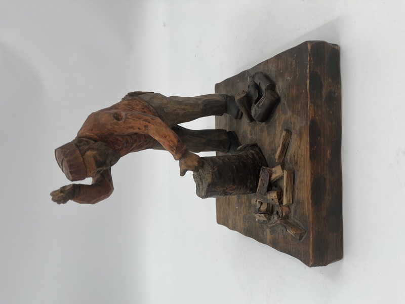 Trefigur Høyde: ca 20 cm